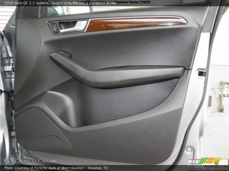 Quartz Grey Metallic / Cinnamon Brown 2010 Audi Q5 3.2 quattro