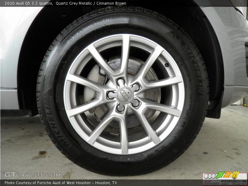 Quartz Grey Metallic / Cinnamon Brown 2010 Audi Q5 3.2 quattro