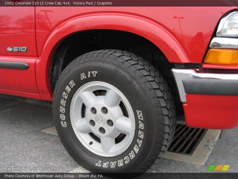 Victory Red / Graphite 2002 Chevrolet S10 LS Crew Cab 4x4