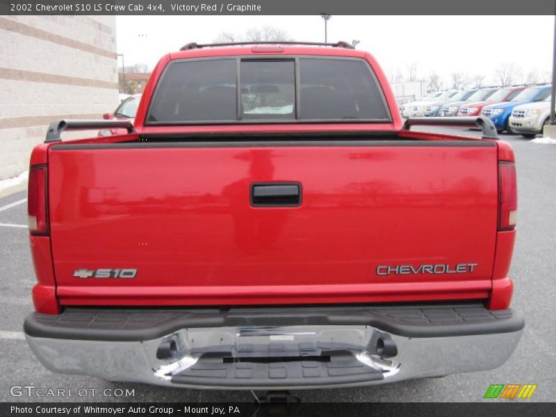 Victory Red / Graphite 2002 Chevrolet S10 LS Crew Cab 4x4