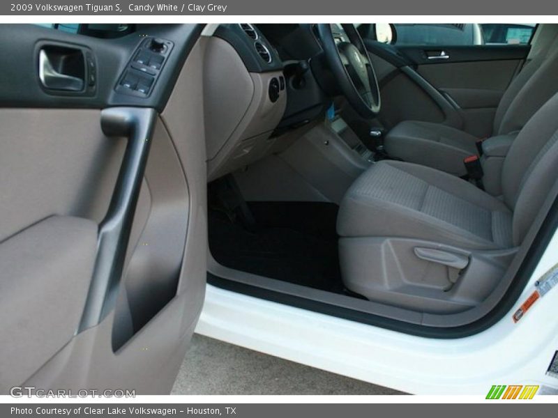 Candy White / Clay Grey 2009 Volkswagen Tiguan S