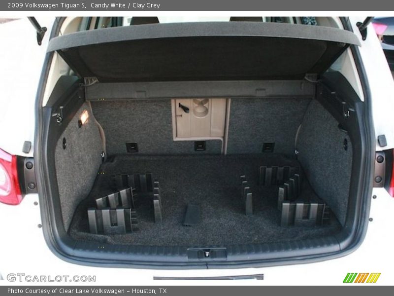 Candy White / Clay Grey 2009 Volkswagen Tiguan S