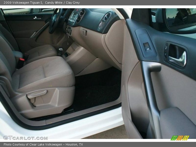 Candy White / Clay Grey 2009 Volkswagen Tiguan S