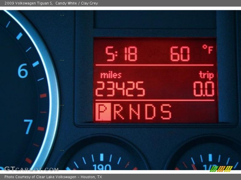 Candy White / Clay Grey 2009 Volkswagen Tiguan S