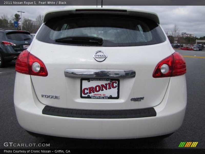 Pearl White / Black 2011 Nissan Rogue S