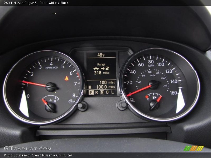 Pearl White / Black 2011 Nissan Rogue S