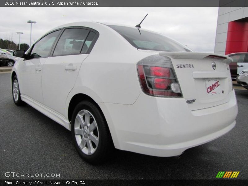 Aspen White / Charcoal 2010 Nissan Sentra 2.0 SR