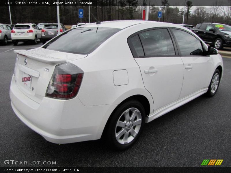 Aspen White / Charcoal 2010 Nissan Sentra 2.0 SR