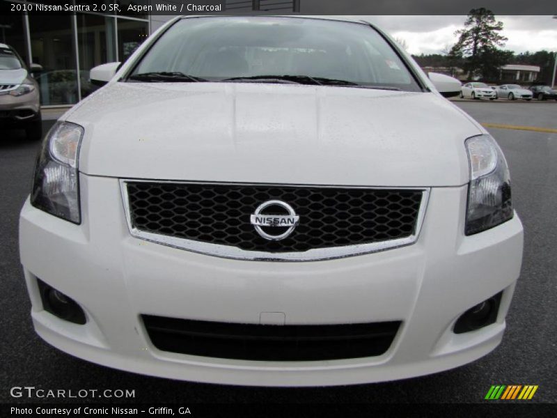 Aspen White / Charcoal 2010 Nissan Sentra 2.0 SR