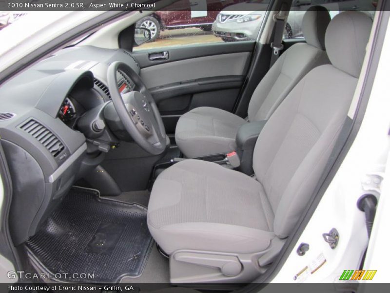 Aspen White / Charcoal 2010 Nissan Sentra 2.0 SR