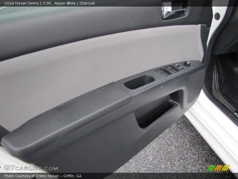 Aspen White / Charcoal 2010 Nissan Sentra 2.0 SR
