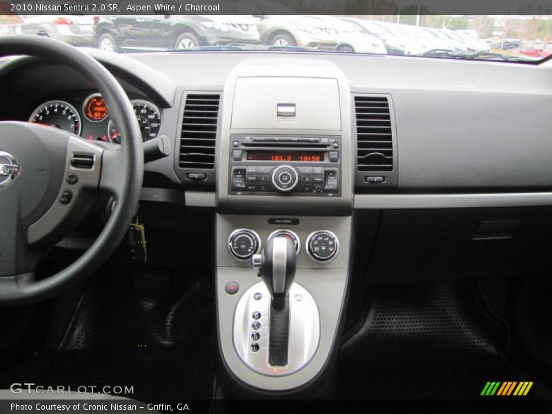 Aspen White / Charcoal 2010 Nissan Sentra 2.0 SR