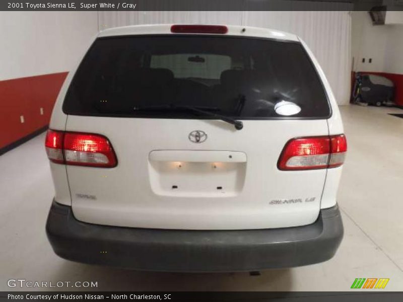 Super White / Gray 2001 Toyota Sienna LE