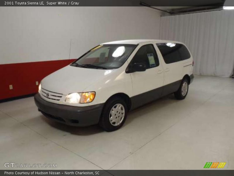 Super White / Gray 2001 Toyota Sienna LE