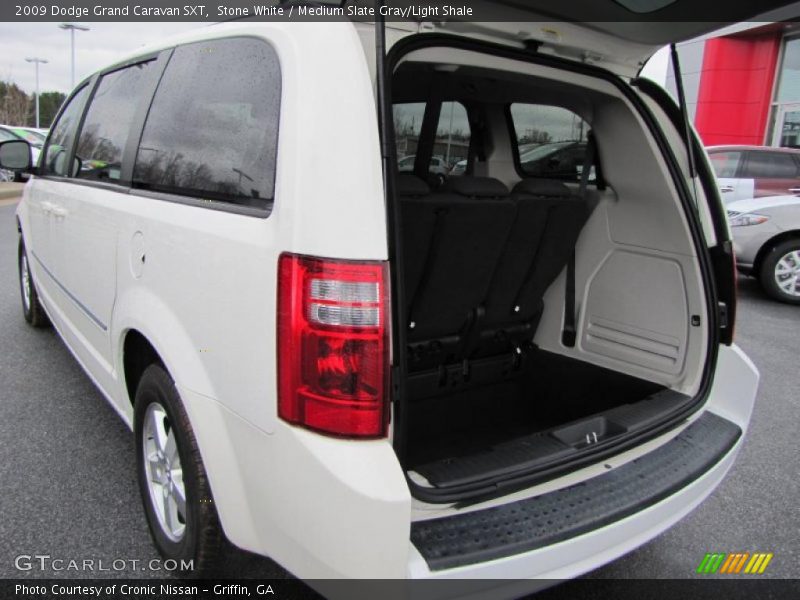Stone White / Medium Slate Gray/Light Shale 2009 Dodge Grand Caravan SXT