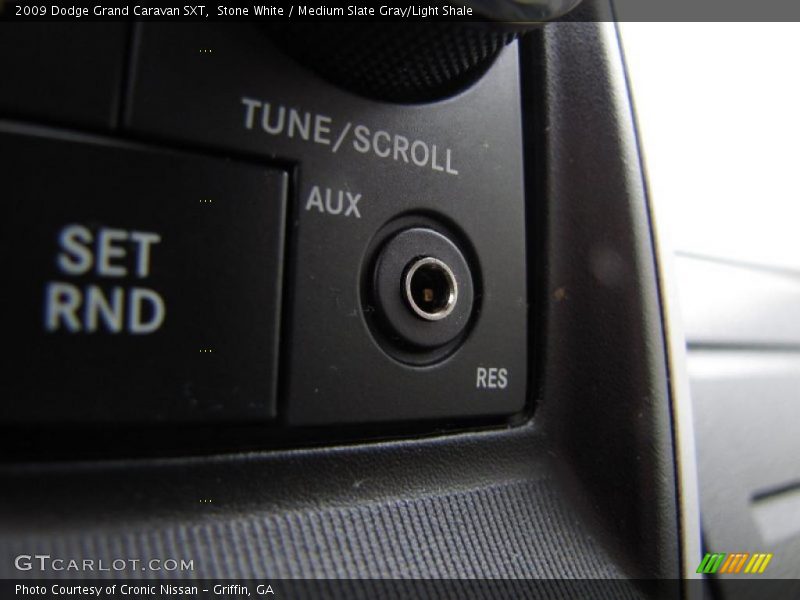 Stone White / Medium Slate Gray/Light Shale 2009 Dodge Grand Caravan SXT