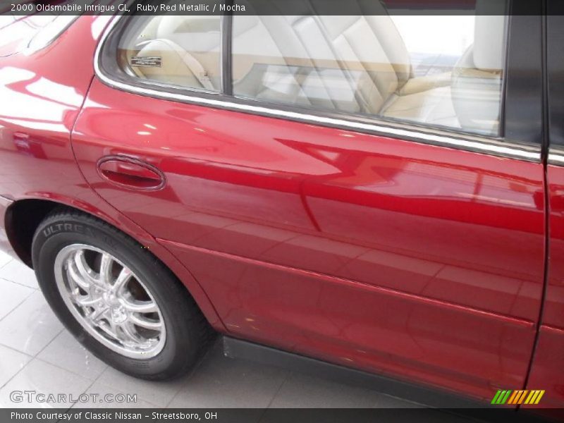 Ruby Red Metallic / Mocha 2000 Oldsmobile Intrigue GL