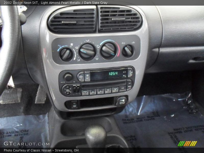 Light Almond Pearl Metallic / Dark Slate Gray 2002 Dodge Neon SXT
