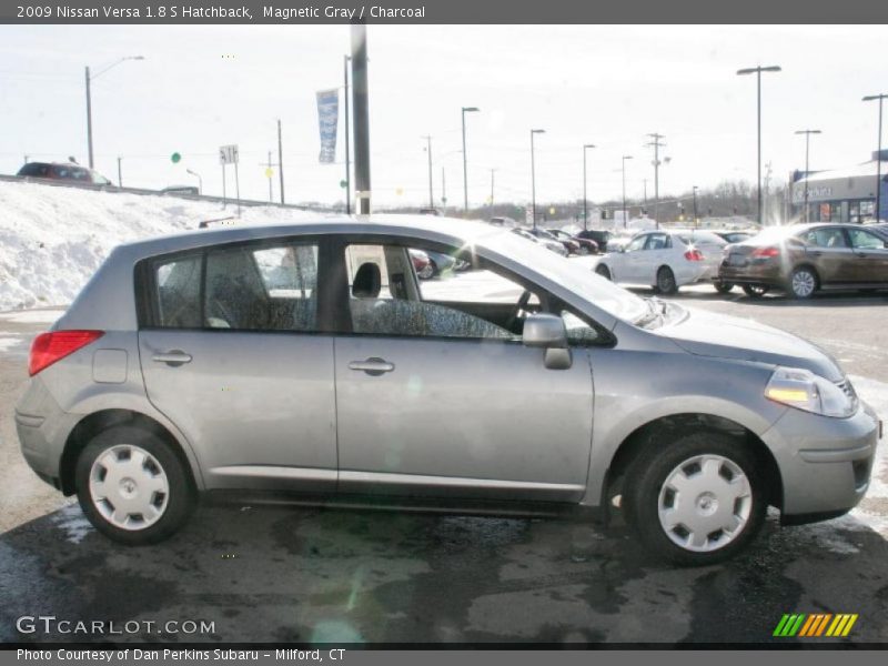 Magnetic Gray / Charcoal 2009 Nissan Versa 1.8 S Hatchback