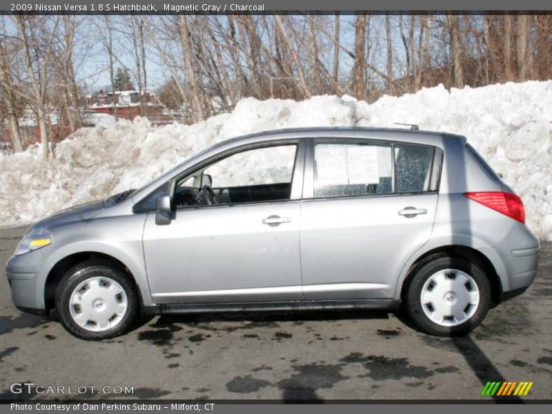 Magnetic Gray / Charcoal 2009 Nissan Versa 1.8 S Hatchback