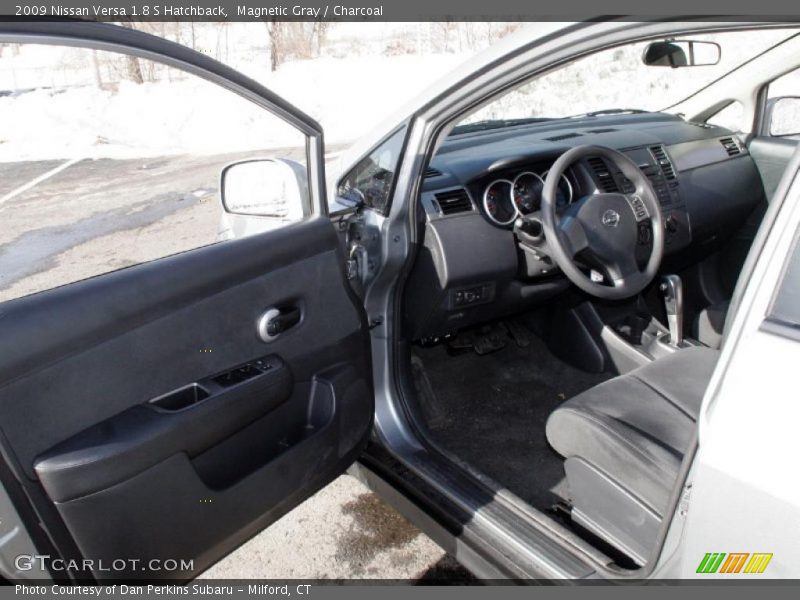 Magnetic Gray / Charcoal 2009 Nissan Versa 1.8 S Hatchback
