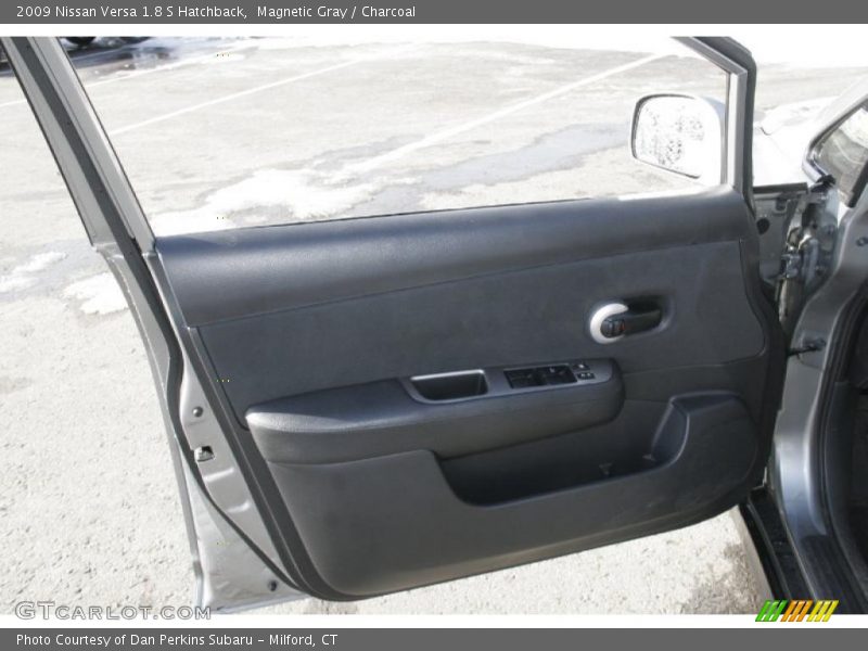 Magnetic Gray / Charcoal 2009 Nissan Versa 1.8 S Hatchback