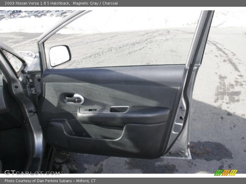 Magnetic Gray / Charcoal 2009 Nissan Versa 1.8 S Hatchback