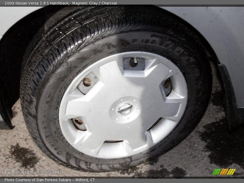 Magnetic Gray / Charcoal 2009 Nissan Versa 1.8 S Hatchback