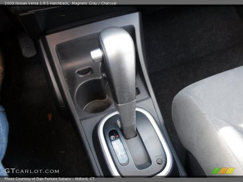 Magnetic Gray / Charcoal 2009 Nissan Versa 1.8 S Hatchback