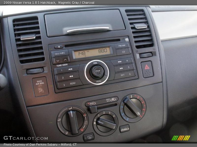 Magnetic Gray / Charcoal 2009 Nissan Versa 1.8 S Hatchback