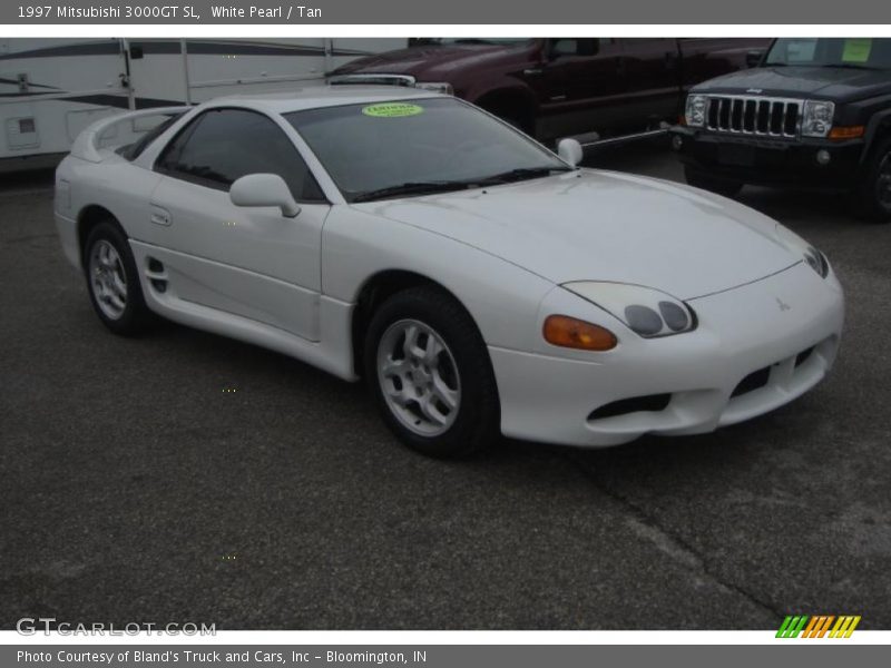 Front 3/4 View of 1997 3000GT SL