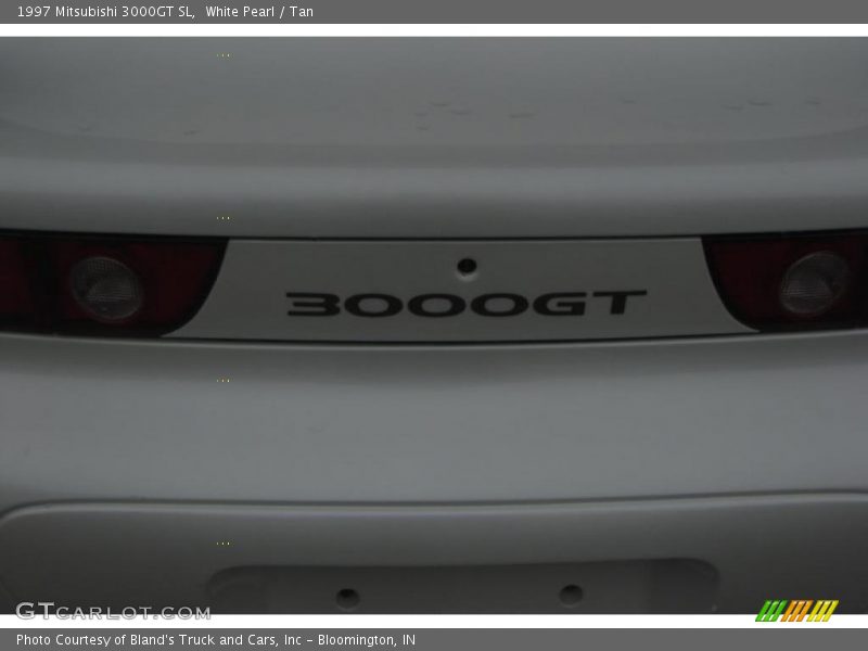White Pearl / Tan 1997 Mitsubishi 3000GT SL