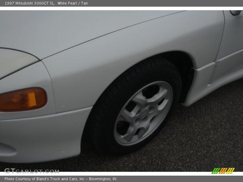 White Pearl / Tan 1997 Mitsubishi 3000GT SL