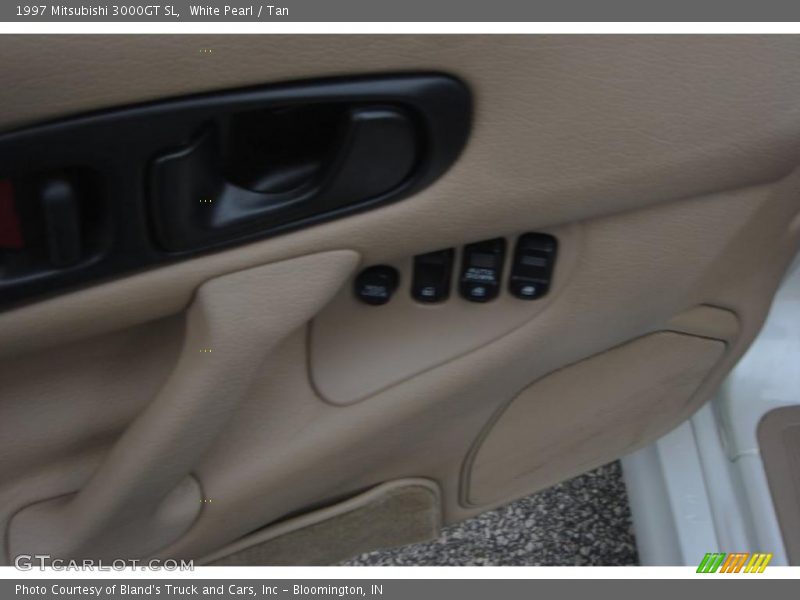 White Pearl / Tan 1997 Mitsubishi 3000GT SL