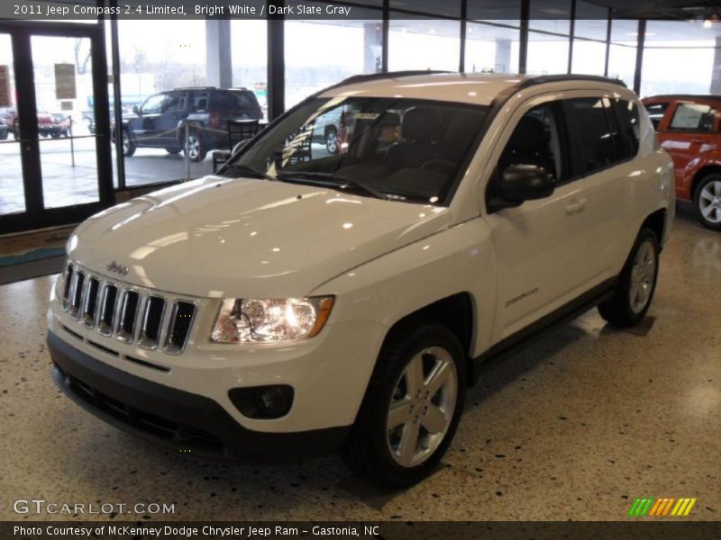 Bright White / Dark Slate Gray 2011 Jeep Compass 2.4 Limited