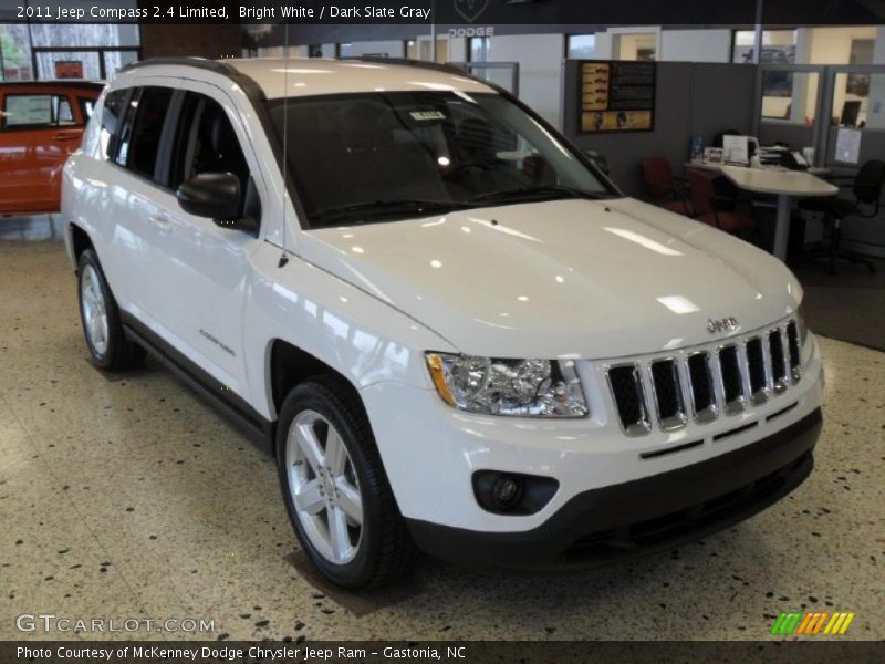 Bright White / Dark Slate Gray 2011 Jeep Compass 2.4 Limited
