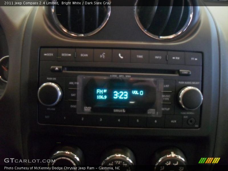 Bright White / Dark Slate Gray 2011 Jeep Compass 2.4 Limited