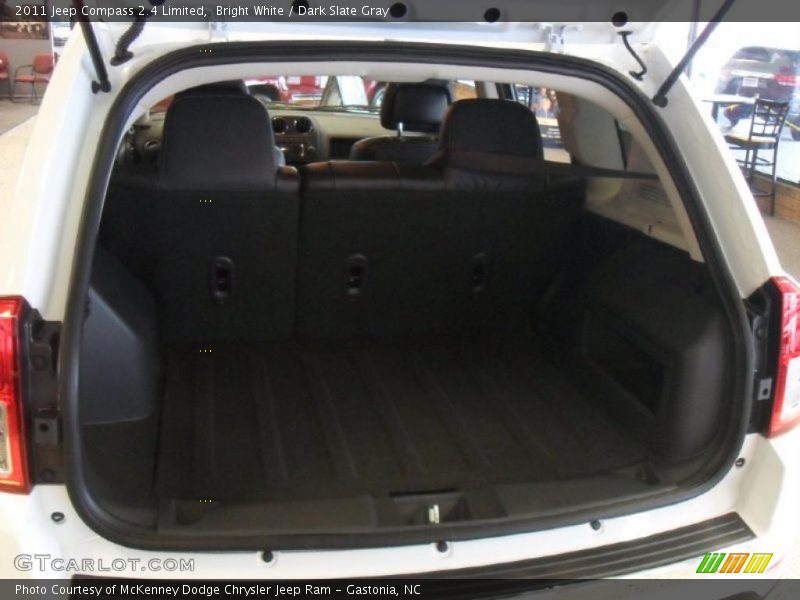 Bright White / Dark Slate Gray 2011 Jeep Compass 2.4 Limited