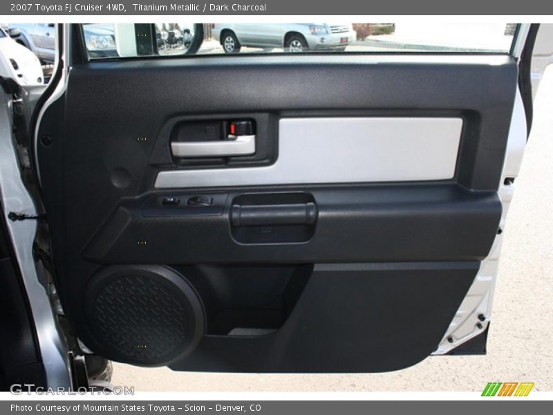 Titanium Metallic / Dark Charcoal 2007 Toyota FJ Cruiser 4WD