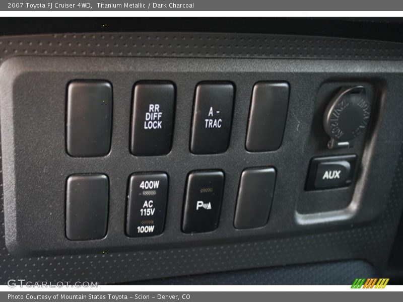 Titanium Metallic / Dark Charcoal 2007 Toyota FJ Cruiser 4WD