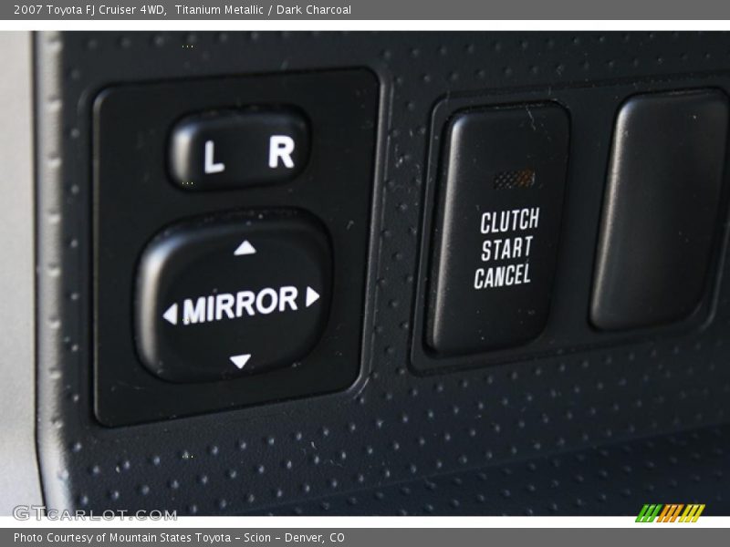 Titanium Metallic / Dark Charcoal 2007 Toyota FJ Cruiser 4WD