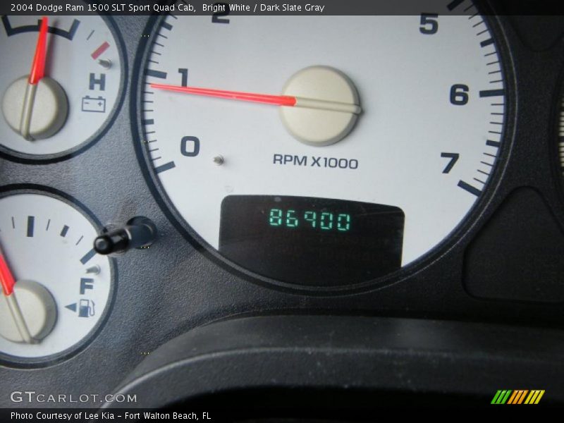 Bright White / Dark Slate Gray 2004 Dodge Ram 1500 SLT Sport Quad Cab