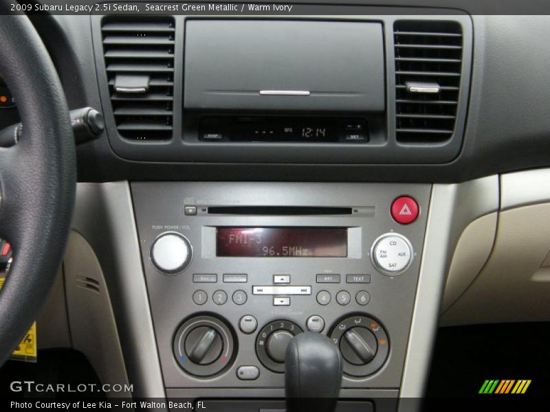 Seacrest Green Metallic / Warm Ivory 2009 Subaru Legacy 2.5i Sedan