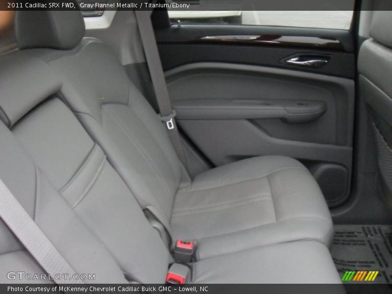 Gray Flannel Metallic / Titanium/Ebony 2011 Cadillac SRX FWD