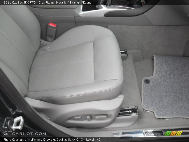 Gray Flannel Metallic / Titanium/Ebony 2011 Cadillac SRX FWD