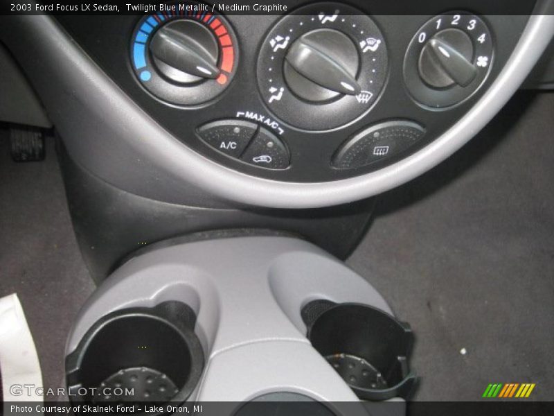 Controls of 2003 Focus LX Sedan