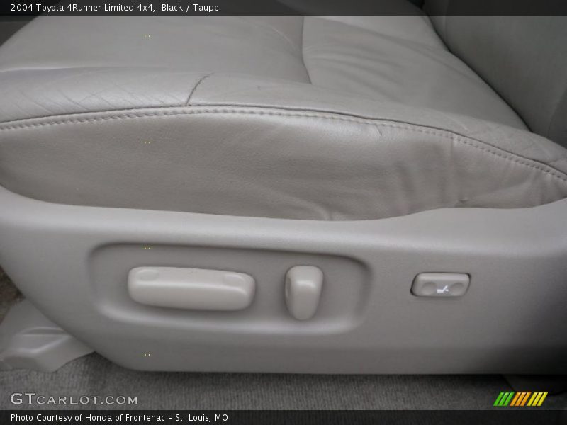 Black / Taupe 2004 Toyota 4Runner Limited 4x4