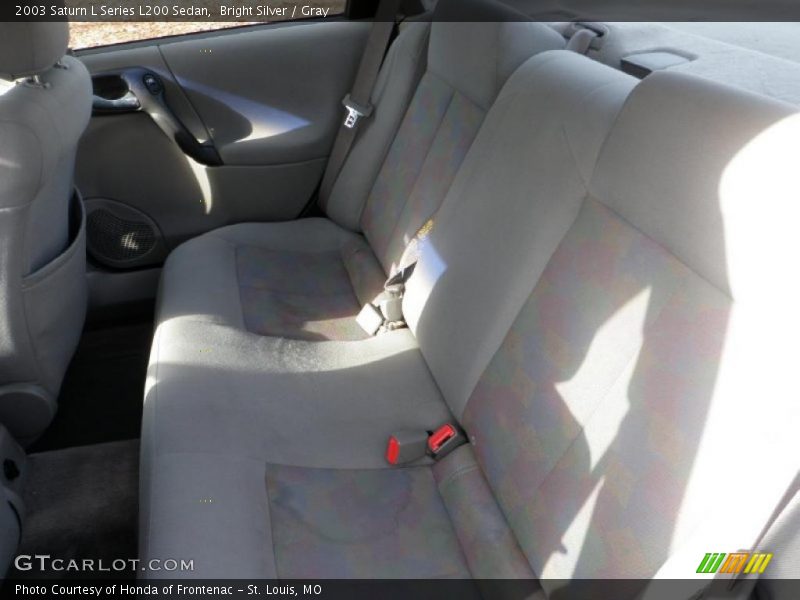 Bright Silver / Gray 2003 Saturn L Series L200 Sedan