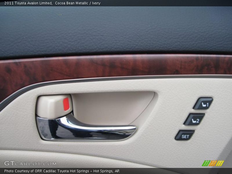 Cocoa Bean Metallic / Ivory 2011 Toyota Avalon Limited