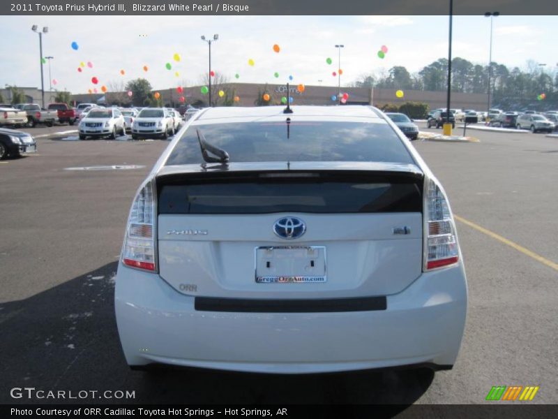 Blizzard White Pearl / Bisque 2011 Toyota Prius Hybrid III